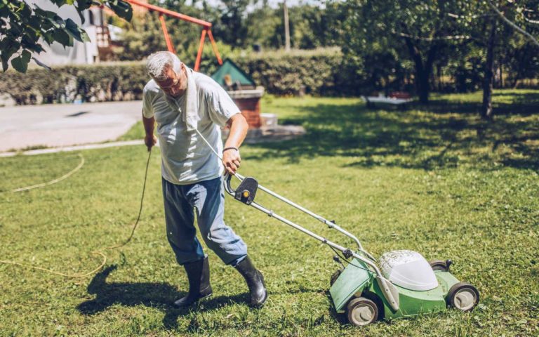 How to Use an Electric Lawnmower