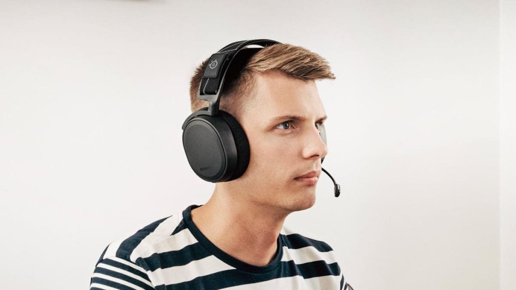 SteelSeries Arctis 7 Being Worn